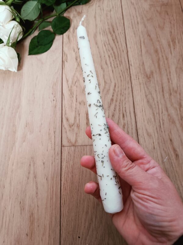 Bougie Voix des Ancêtres – À base d’Oliban et de Myrrhe – Porte ouverte vers l’Invisible (🕯️ Rituels de contact avec l’au-delà)